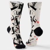 アルファベット文字を黒と赤で混ぜ合わせる ソックス (傾斜あり)