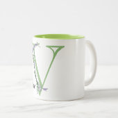 アルファベット文字V、水色ラベンダーボタニカル ツートーンマグカップ (正面右)