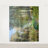 アルフレッド・シスレー - 小川のほとりで休む タペストリー (正面)