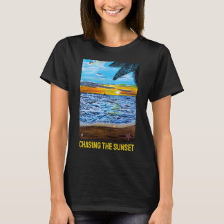 アルフレッド・フォックスによる「夕日を追いかけて」絵画 Tシャツ