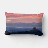 アルプシー湖とその周辺の山々の上の夕日 ランバークッション (裏面)