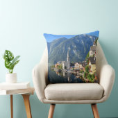 アルプスとオーストリアのハルスタットの教会と村 クッション (椅子)