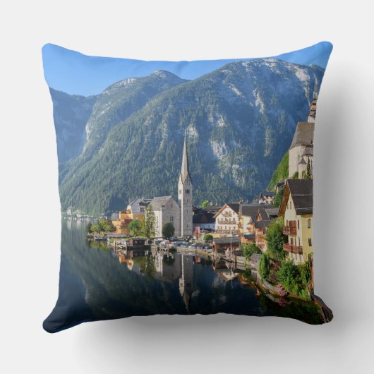 アルプスとオーストリアのハルスタットの教会と村 クッション (裏面)