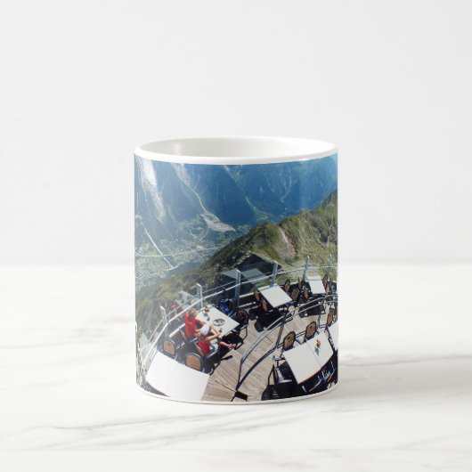 アルプスの谷にシャモニーフランスの コーヒーマグカップ (中央)