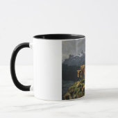 アルプスの風景の中の牛と羊 マグカップ (左)