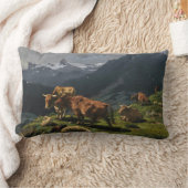 アルプスの風景の中の牛と羊 ランバークッション (ブランケット)