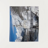 アルプス山脈と雪の中の教会 タペストリー (正面)