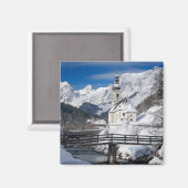 アルプス山脈と雪の中の教会 マグネット (正面/裏面)