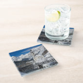 アルプス山脈を持つ雪の中の教会 ガラスコースター (アングル)