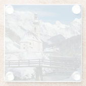 アルプス山脈を持つ雪の中の教会 ガラスコースター (裏面)