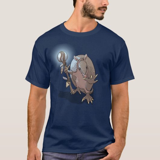 アルマジロの神秘的な動物キャラクターイラスト Tシャツ (正面)