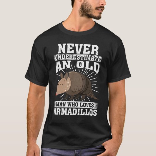 アルマジロスを愛する老人 Tシャツ (正面)