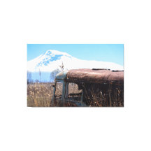 アルメニアのアララトと旧ソ連バス