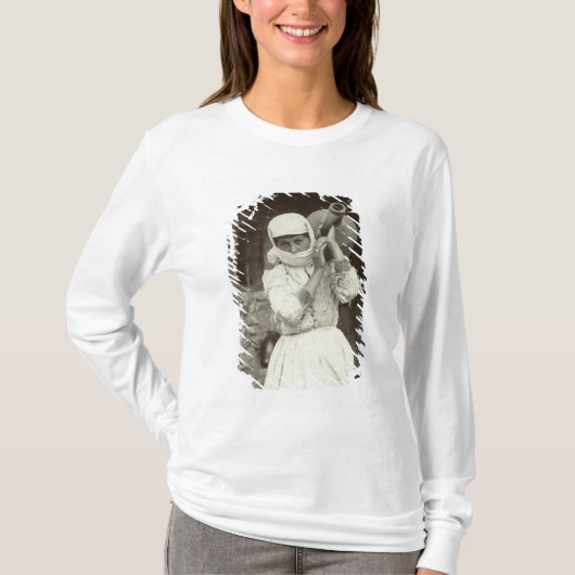 アルメニアの国の女の子、エレバン Tシャツ (正面)