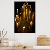 アルメニアの教会で灯されたろうそく ポスター (キッチン)