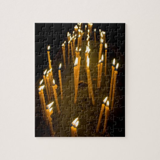 アルメニア，教会で灯されるろうそく ジグソーパズル (縦)
