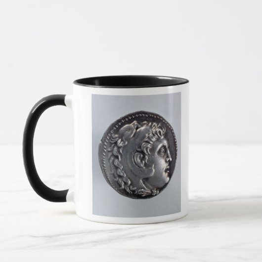 アレキサンダー大王を描写するTetradrachma マグカップ (左)