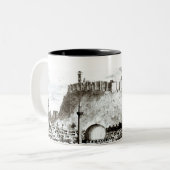 アレッポ、シリア市そして城の眺め ツートーンマグカップ (正面左)