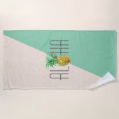 アロハパイナップルイラストレーション幾何学的背景 ビーチタオル (正面)