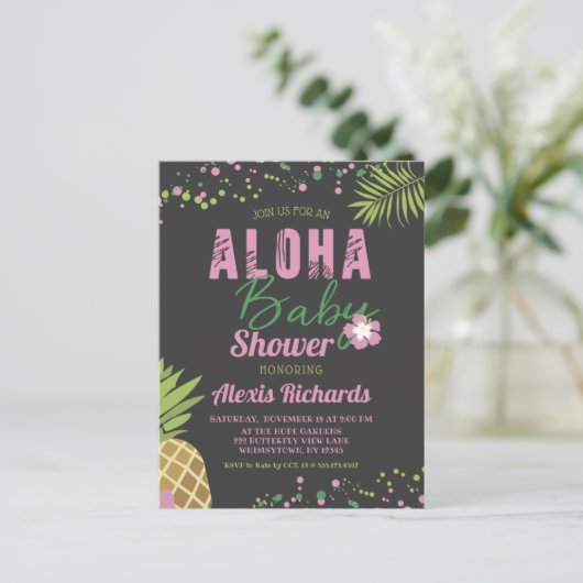 アロハベビーピンクトロピカルガールベビーシャワーダーク インビテーションポストカード (スタンド正面)