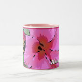 "アロハ蜂蜜"のピンクのハイビスカスのマグ ツートーンマグカップ (中央)
