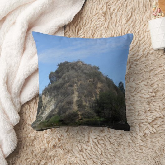 アロヨセコトレイルで侵食されたフューリーヒル クッション (ブランケット)