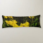 アローリーフバルサムルートイエローワイルドフラワー抽象芸術 ボディピロー (裏面)