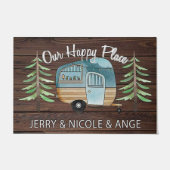 アワーハッピーキャンピングプレイスラグキャンパーギフトドアマット ドアマット (正面)