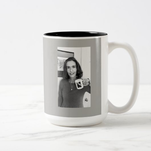 アンまたはナンシーまたはフレディの灰色のコップ ツートーンマグカップ (右)