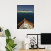 アンカー付きボートが島に接近 ポスター (ホームオフィス)