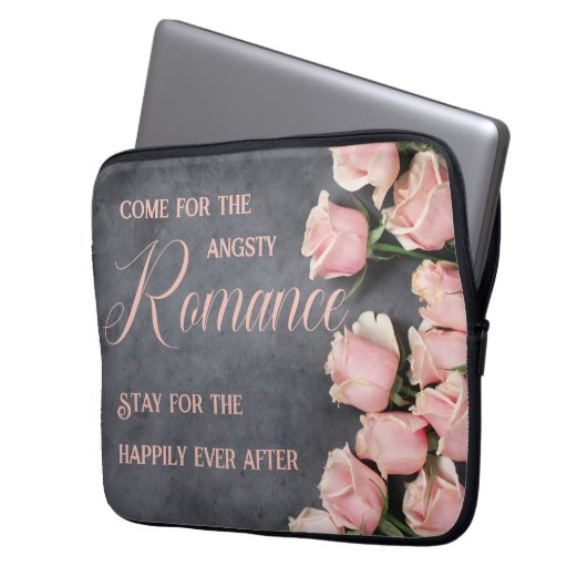 アングスティーエバーアフターエレクトロニクスバッグ ラップトップスリーブ (正面左)