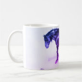 アンダルシアの馬、歩く、手絵を描の牡馬 コーヒーマグカップ (左)