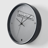アンチアートギャラリーグレーモノクロダダ 壁時計 (傾斜)