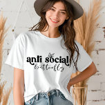 アンチソーシャルバタフライモダンタイポグラフィ内向型 トライブレンドＴシャツ<br><div class="desc">アンチソーシャルモダンバタフライタイポグラフィ内向女性Tシャツファッショントップは、スクリプトタイポグラフィで文字「アンチソーシャルモダンバタフライ」を備え、バタフライでアクセントシンプルを付ける。誕生日、クリスマス、母の日、父の日など、内向的な人々のための完璧な贈り物。Evco Studioによる設計www.zazzle.com/store/evcostudio</div>