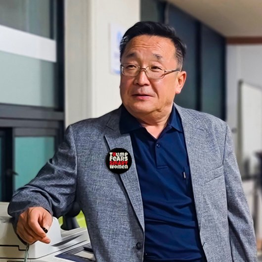 アンチトランプのフェミニズムの抗議スローガン 缶バッジ