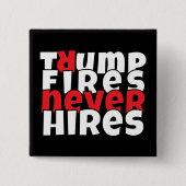 アンチトランプの抗議スローガン赤黒 缶バッジ (正面)