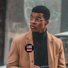 アンチトランプの抗議スローガン赤黒 缶バッジ