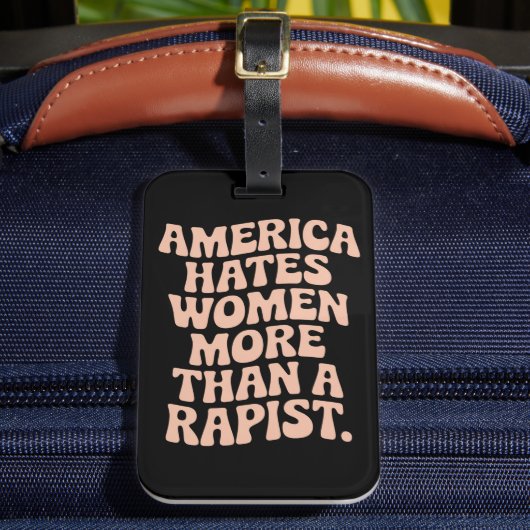 アンチトランプアンチマガプロフェミニスト活動家 ラゲッジタグ (正面インサイチュ2)