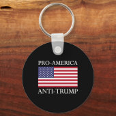 アンチトランプシャツ – American Usa Flag Resist キーホルダー (正面)