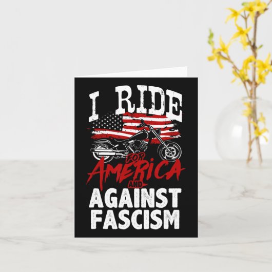 アンチトランプバイクもしくは自転車に乗る人ファシズムの抗議に抵抗 カード (黄色い花)