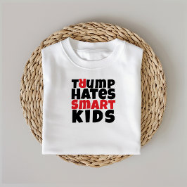 アンチトランプ学生の抗議スローガン赤 トライブレンドＴシャツ