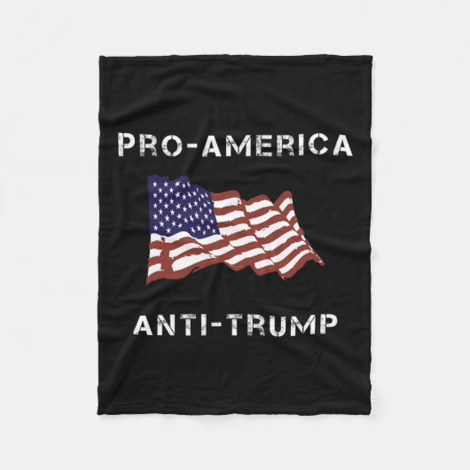 アンチトランプ米国国旗 フリースブランケット (正面)