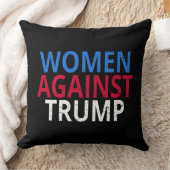 アンチトランプ – トランプに対する女性 クッション (ブランケット)
