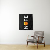 アンチトランプ – ノーペ版 タペストリー (インサイチュ)