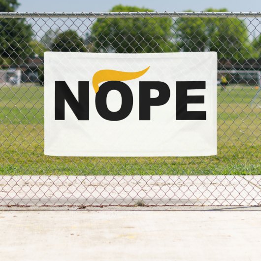 アンチトランプ 横断幕 (インサイチュ)