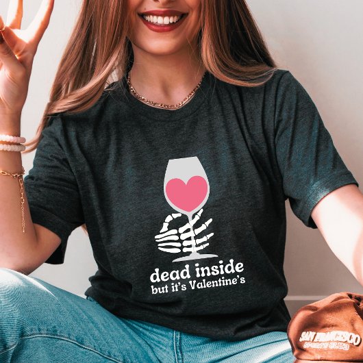 アンチバレンタインデーのスケルトン手が内側に死んだ Tシャツ