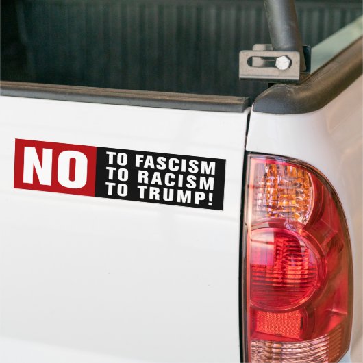 アンチファシズムアンチ人種差別アンチトランプ バンパーステッカー (トラック上)
