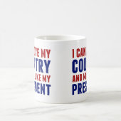 アンチ大統領ではなく愛国的なトランプ コーヒーマグカップ (中央)