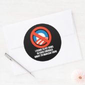 アンチ – オバマ – 私は自由wの場合に私の銃にしがみつく ラウンドシール (封筒)