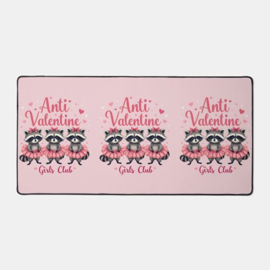 アンチ・バレンタインデーおもしろいアライグマかわいいかわいい デスクマット (正面)